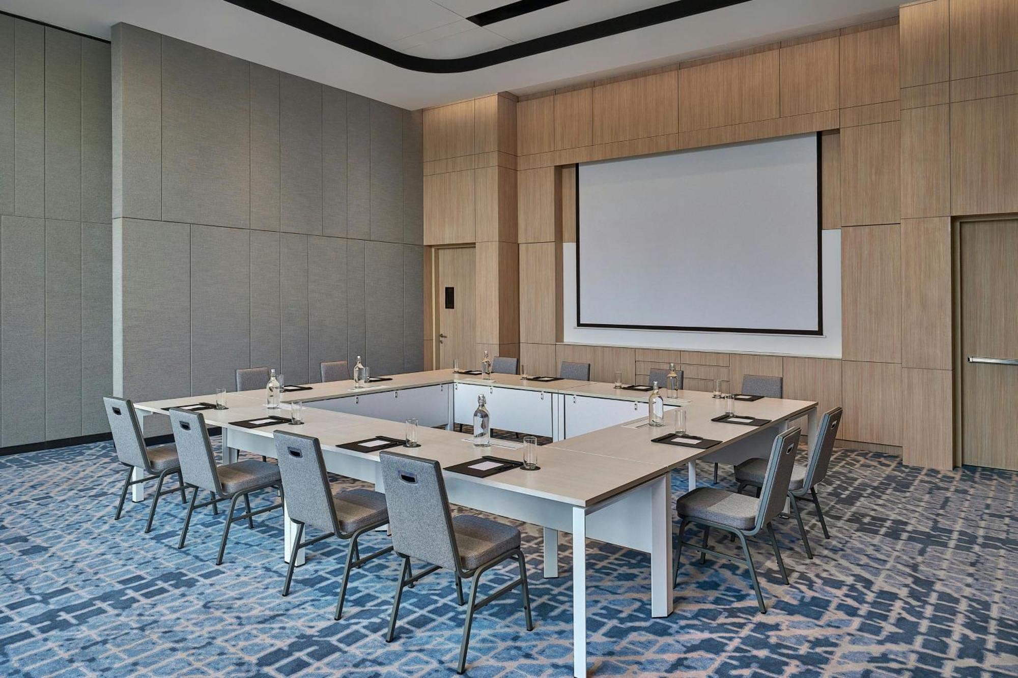 Отель Courtyard By Marriott Kuala Lumpur South Экстерьер фото
