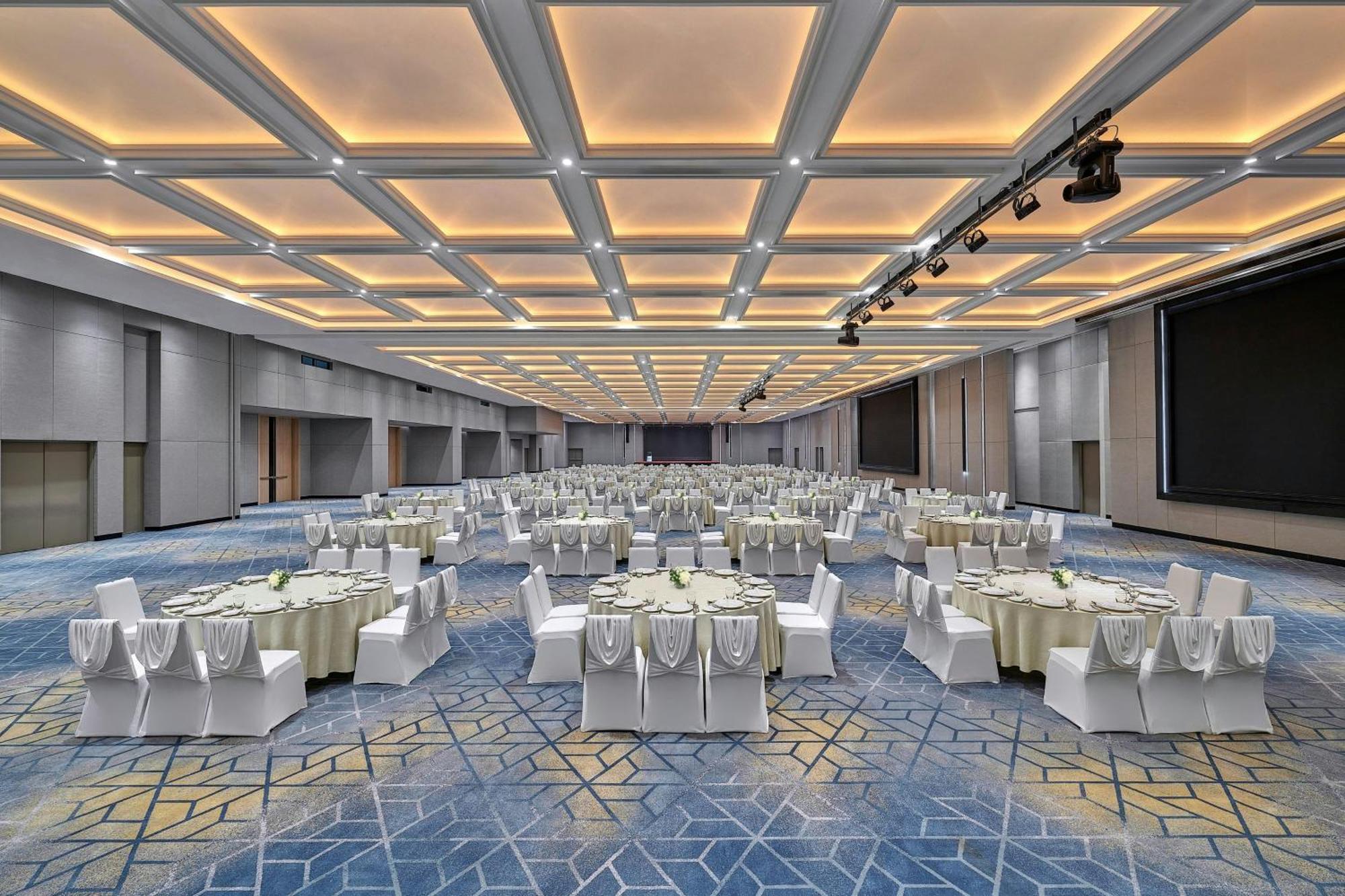 Отель Courtyard By Marriott Kuala Lumpur South Экстерьер фото